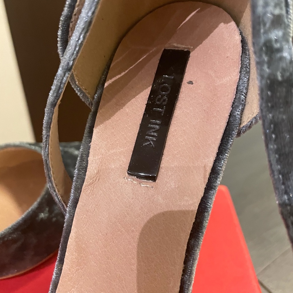Heels - Picture 4 of 8